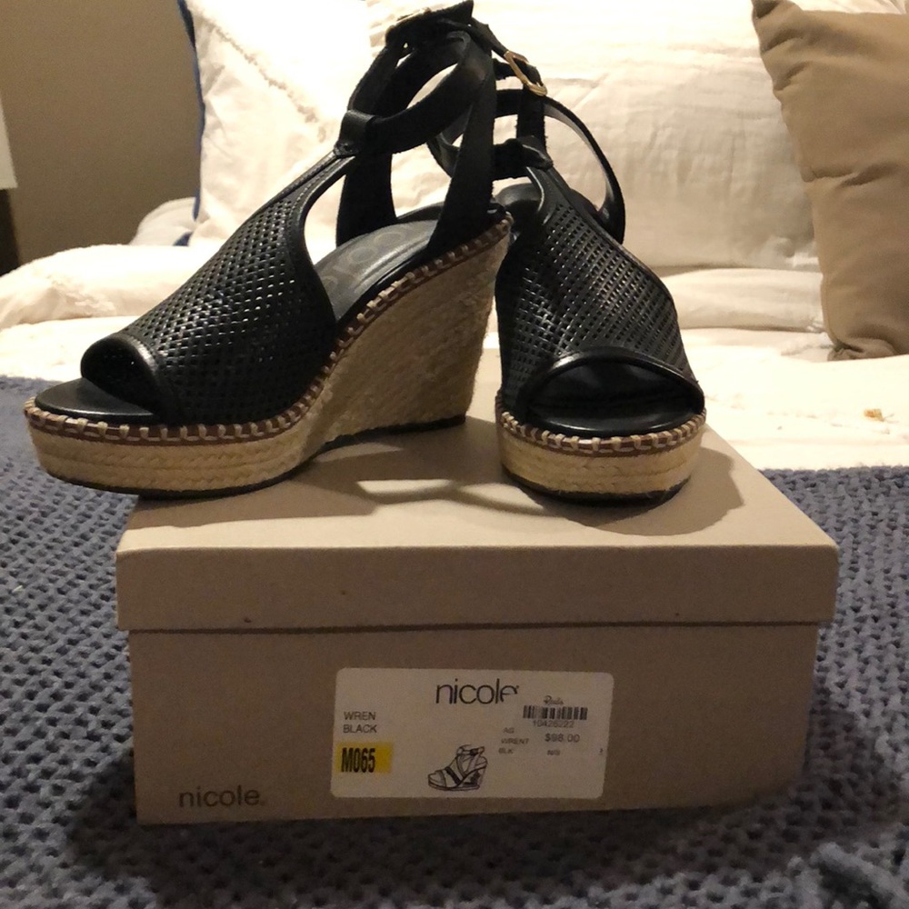 Nicole black espadrille wedges ❤️❤️